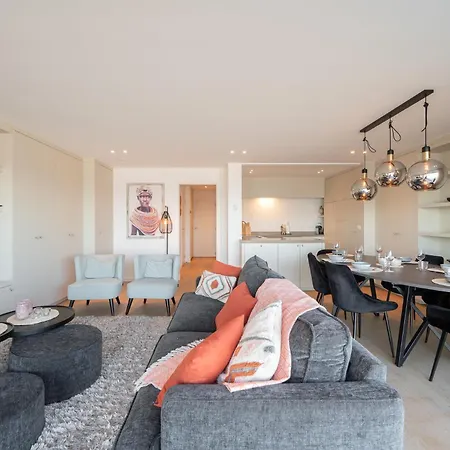 7 Op De Zeedijk In Voor Max 6 Personen Apartment Knokke-Heist
